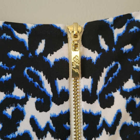 Eliza J Plus Size Blue And White Floral Pattern Stretchy Dress. Size 14W - Picture 6 of 7